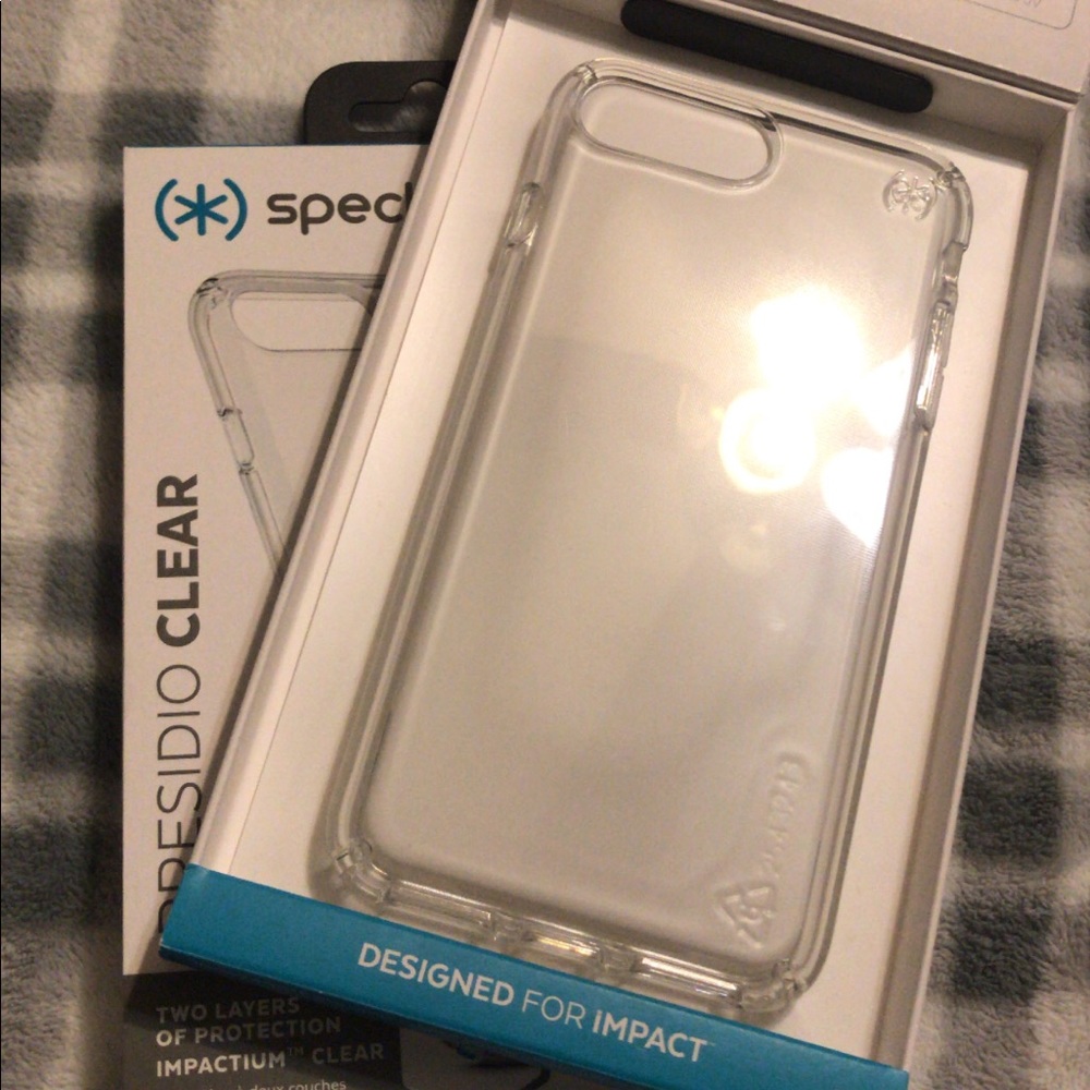 2 SPECKS PRESIDIO CLEAR CASES